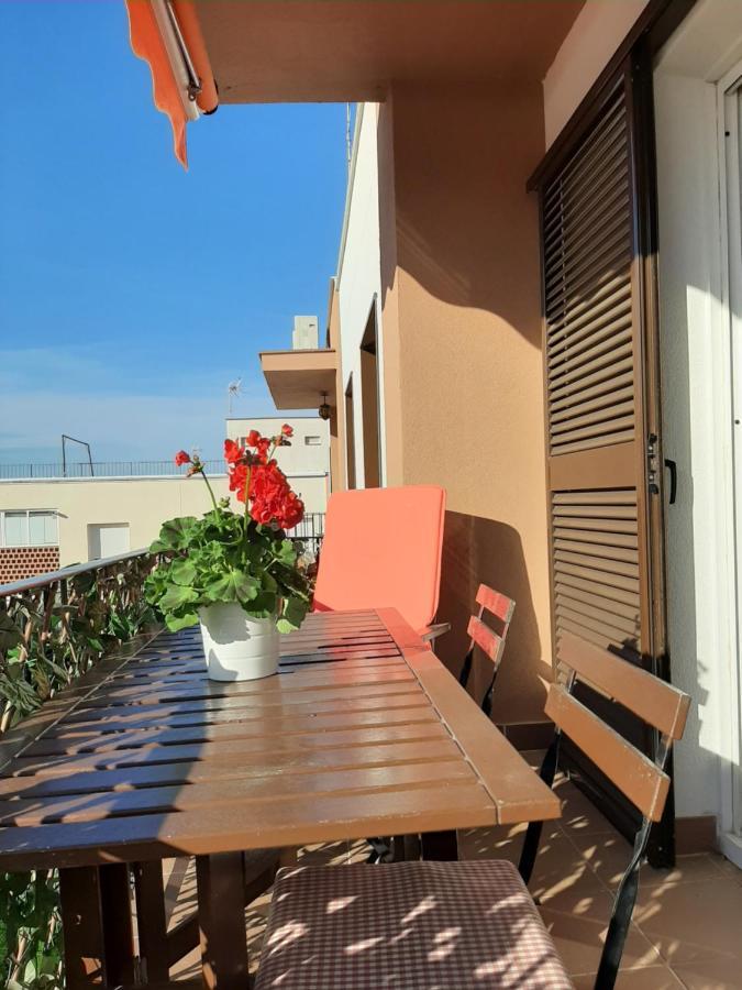 Con Licencia En * Sitges